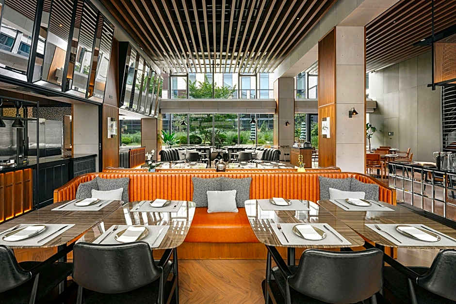 Flow and Co. Qingdao, Autograph Collection