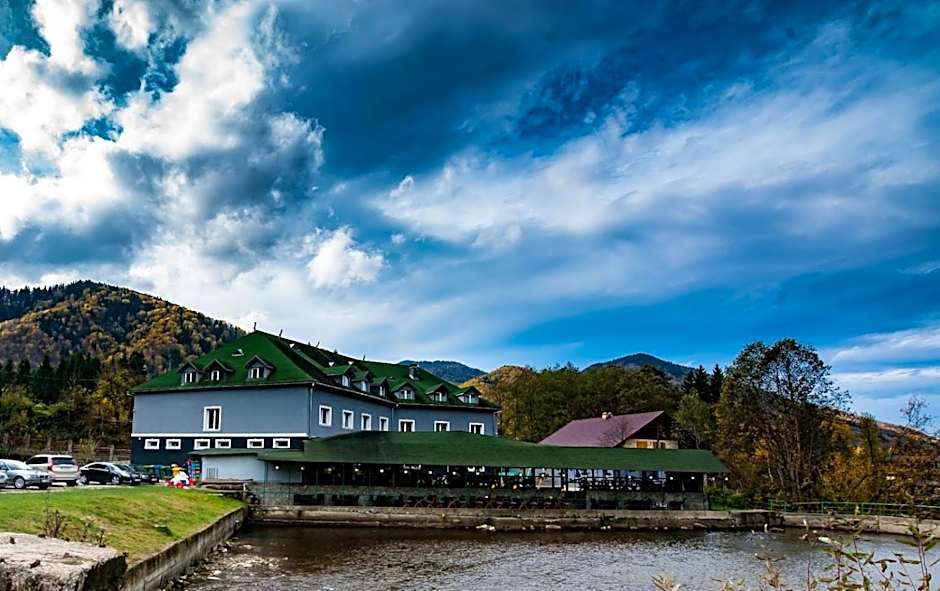 HOTEL HO2 POIANA MARULUI