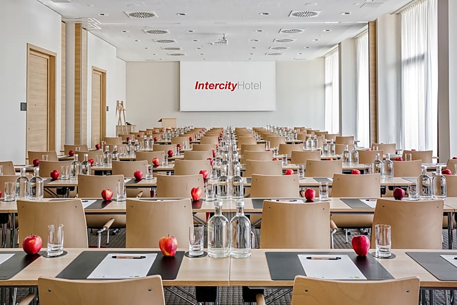 IntercityHotel Amsterdam Airport