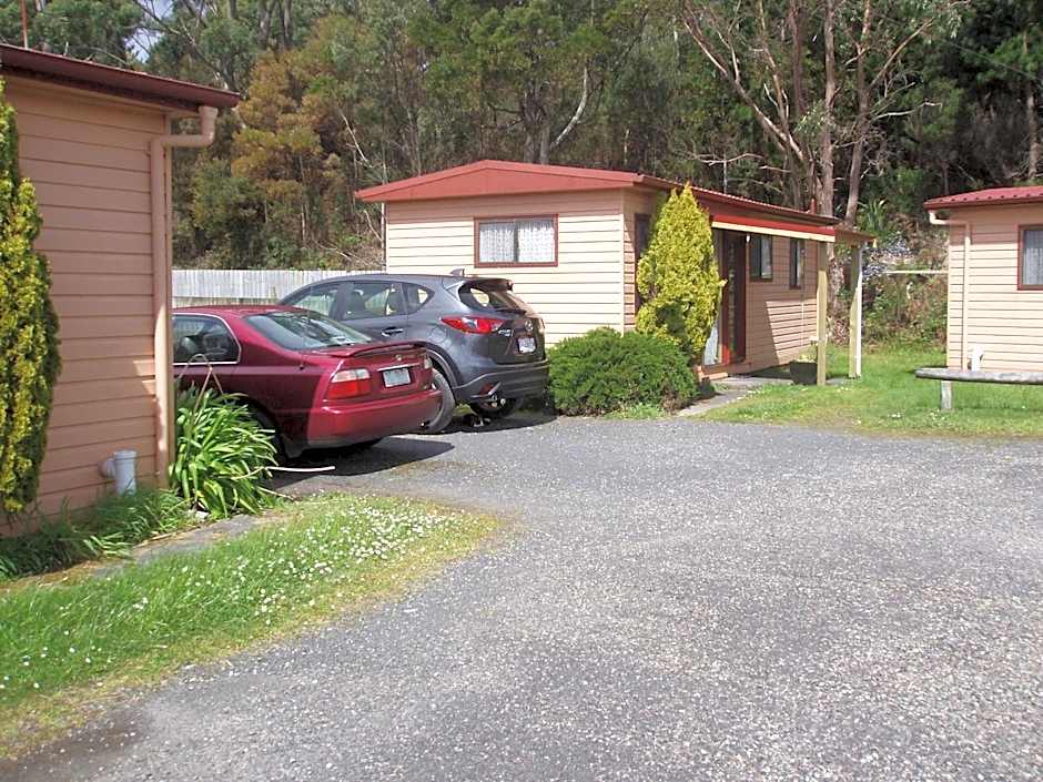 Regatta Point Tavern & Holiday Villas