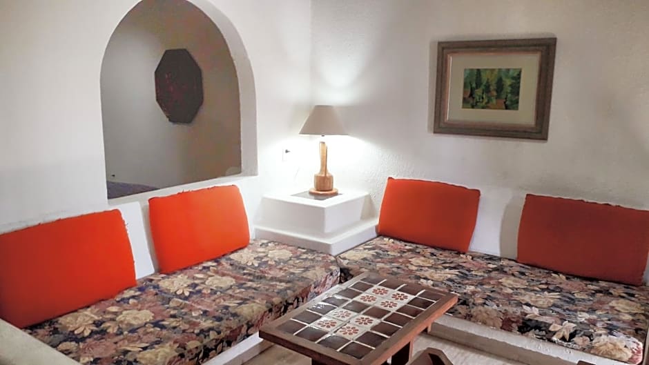 Solimar Inn Suites