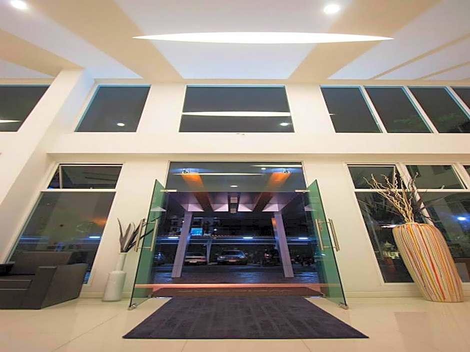 Prime Time Hotel Bang Saen