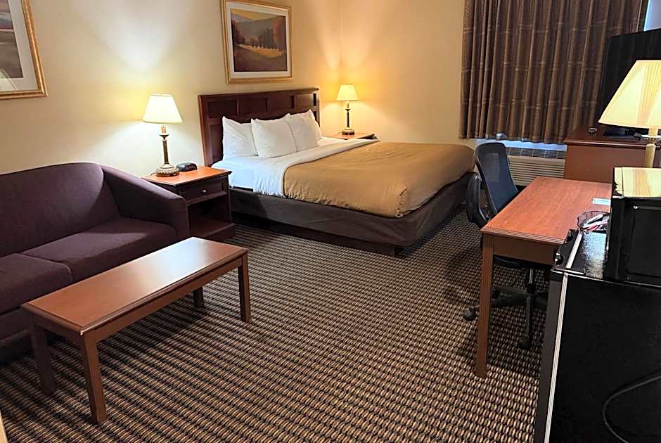 Wingate by Wyndham Livonia