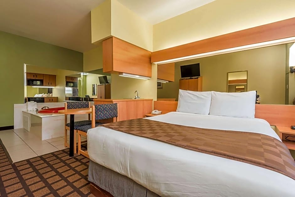 Microtel Inn & Suites by Wyndham Ft. Worth North/At Fossil