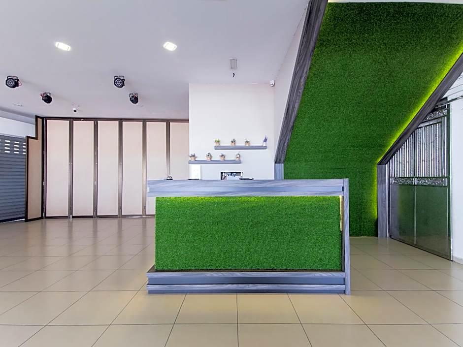 Top Garden Hotel