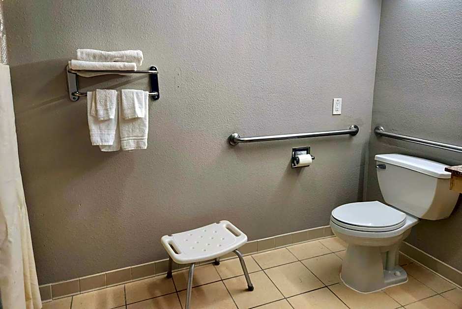 Days Inn by Wyndham LaPlace- New Orleans