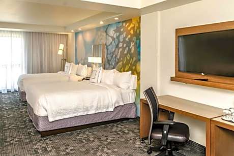 Studio with Two Queen Beds, Bathtub and Sofa Bed - Mobility Access/Hearing Accessible
