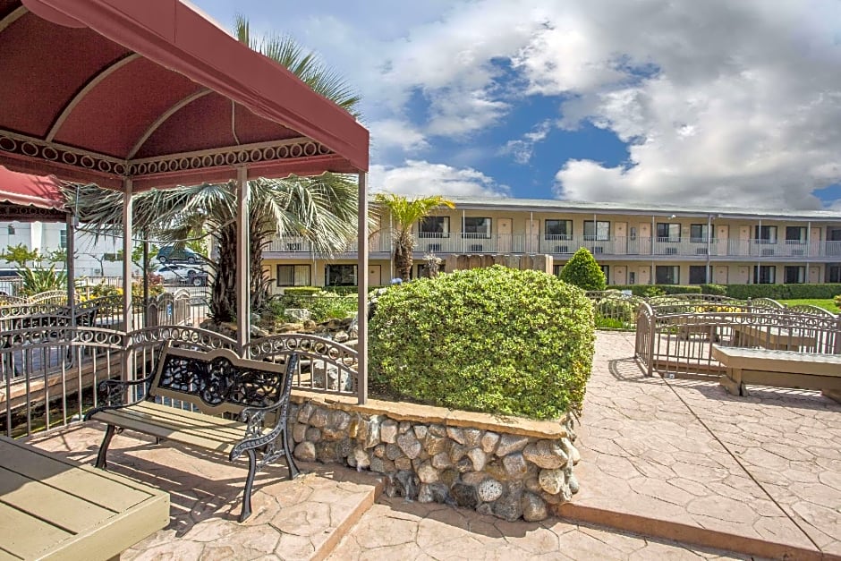 Knights Inn Pico Rivera