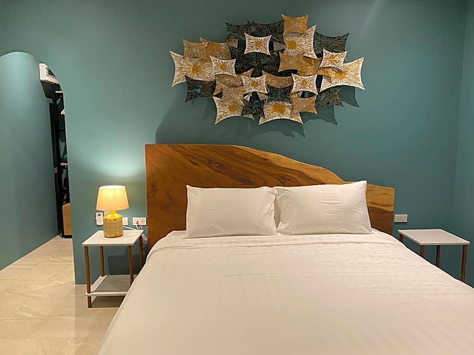 Le Petit Saint Tropez