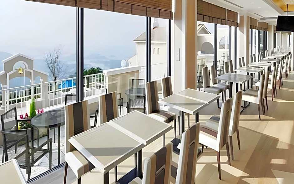 Yumihari No Oka Hotel