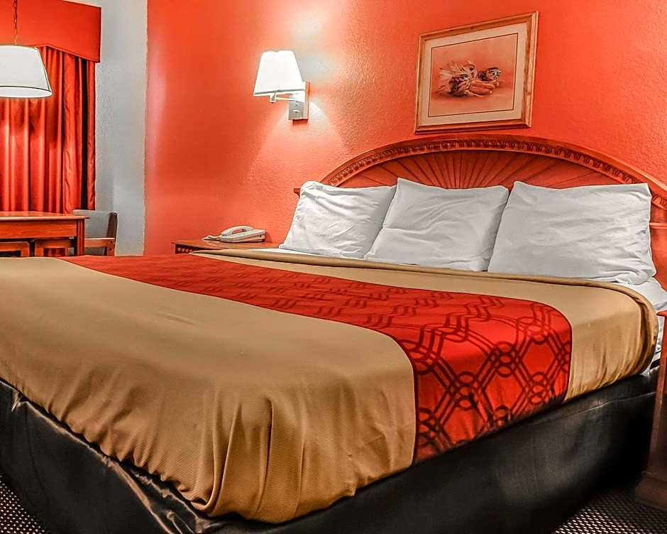 Photo 1 of 8 of 1 Double Bed, Accessible
