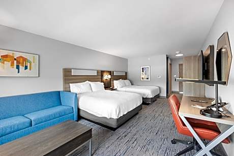 Queen Suite with Two Queen Beds