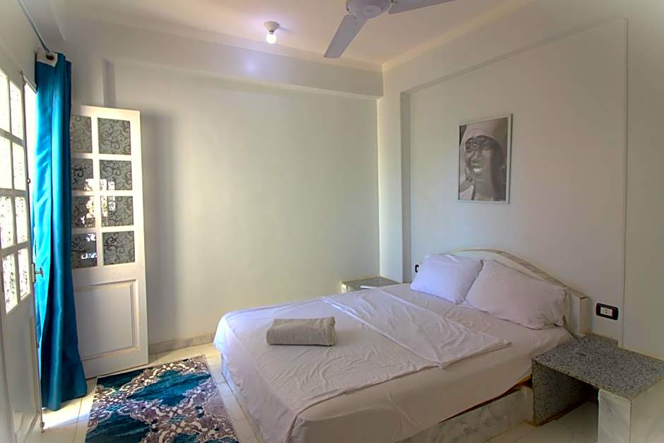 Mama Africa Apts & Studios