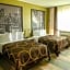 Super 8 by Wyndham Bronx Near Botanical Garden