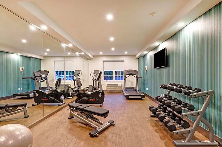 Holiday Inn Express Whitby Oshawa By IHG