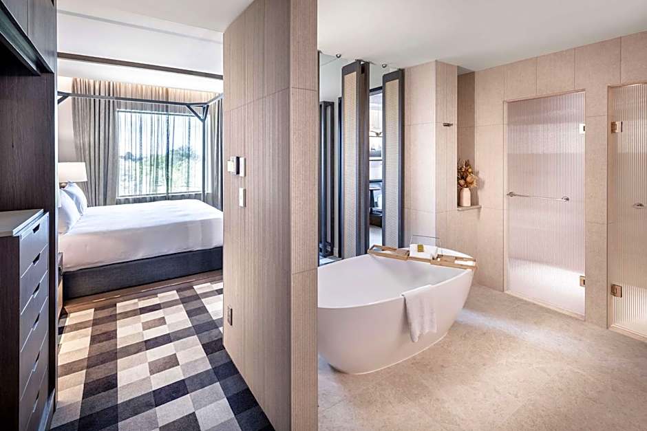 DoubleTree by Hilton Karaka