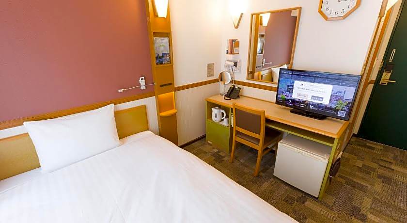 Toyoko Inn Yokohama Shinkoyasu Ekimae