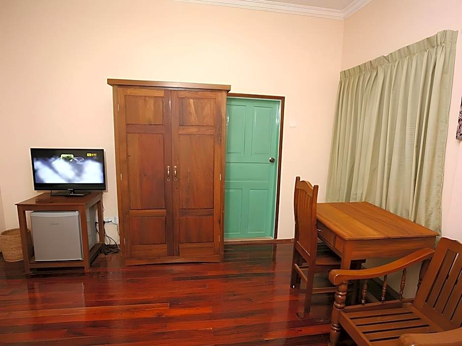 Hotel June Business Bed Breakfast