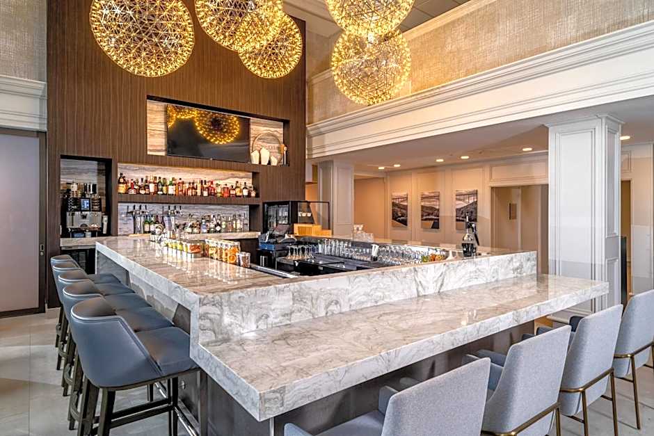 DELTA HOTELS BY MARRIOTT HUNTINGTON DOWNTOWN