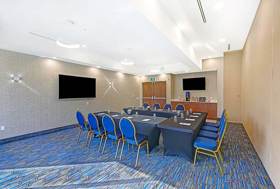Holiday Inn Express Hotel & Suites - Woodstock By IHG