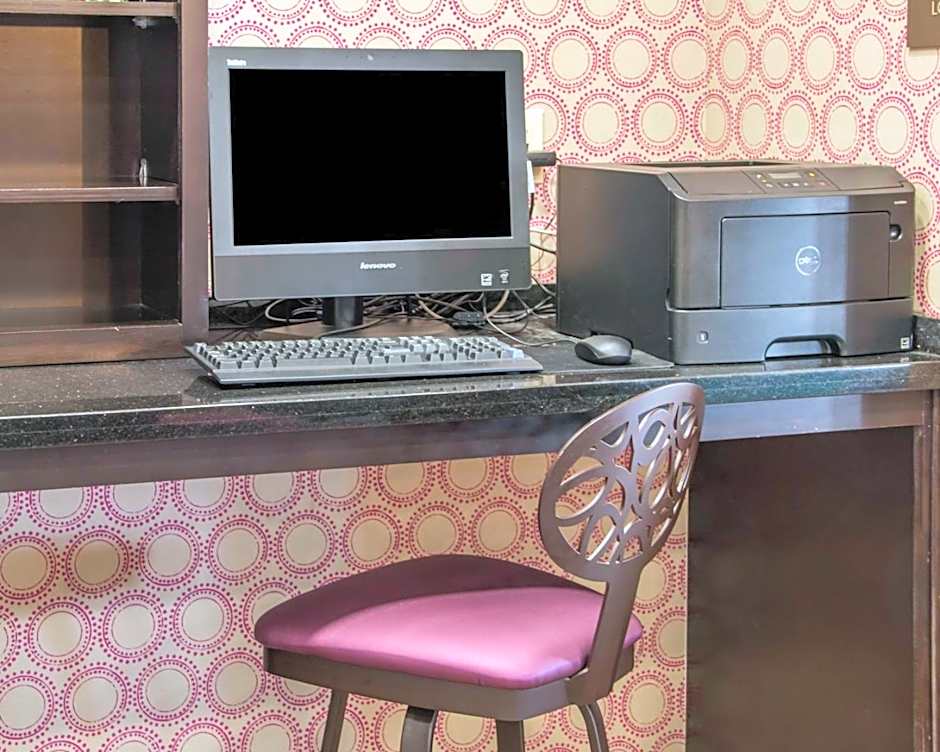 Comfort Inn & Suites San Marcos near Outlet Mall