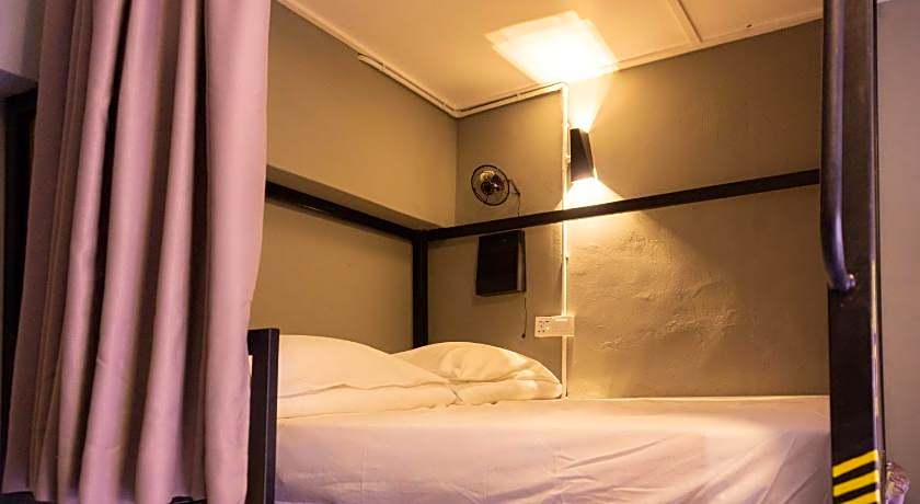 Traveller Bunker Hostel 1