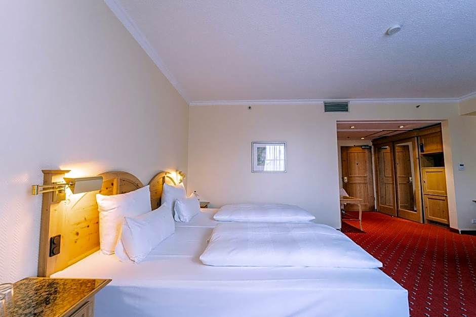 Atomis Hotel Munich Airport by Mercure