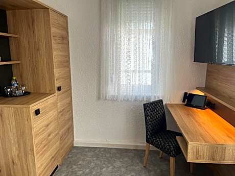 Deluxe Double Room with Shower
