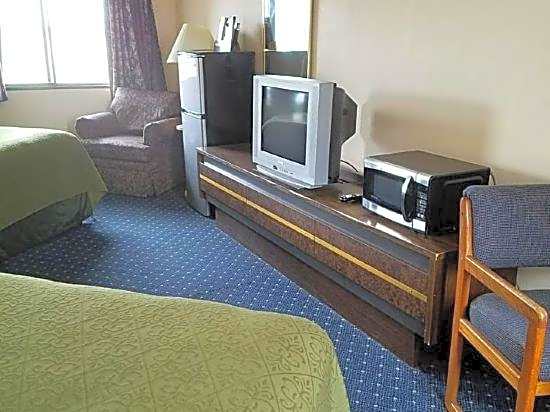 Knights Inn Mackinaw City