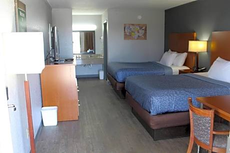 Queen Room with Two Queen Beds - Smoking