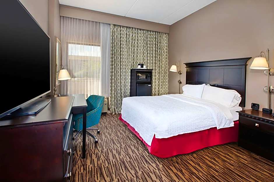 Hampton Inn & Suites Cleveland-Airport/Middleburg Heights