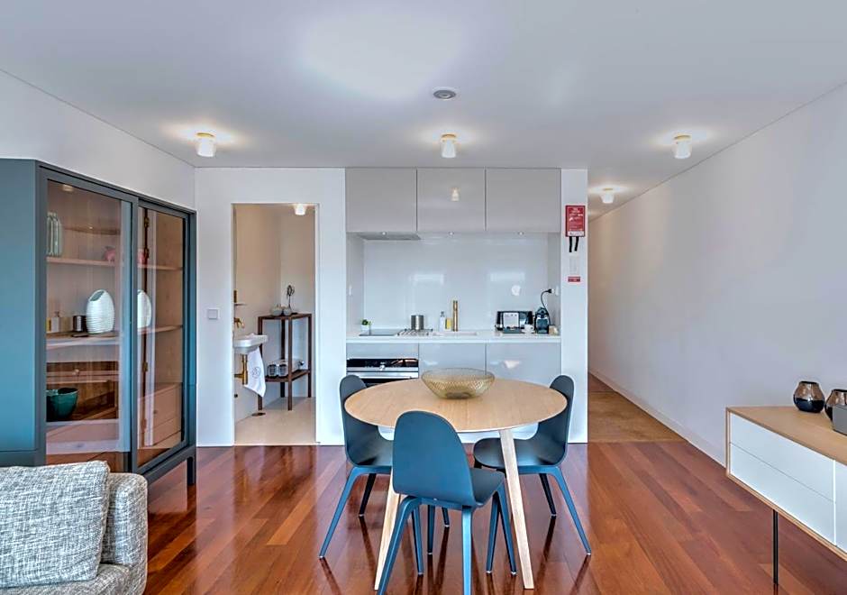 Oporto Street das Aldas - River View