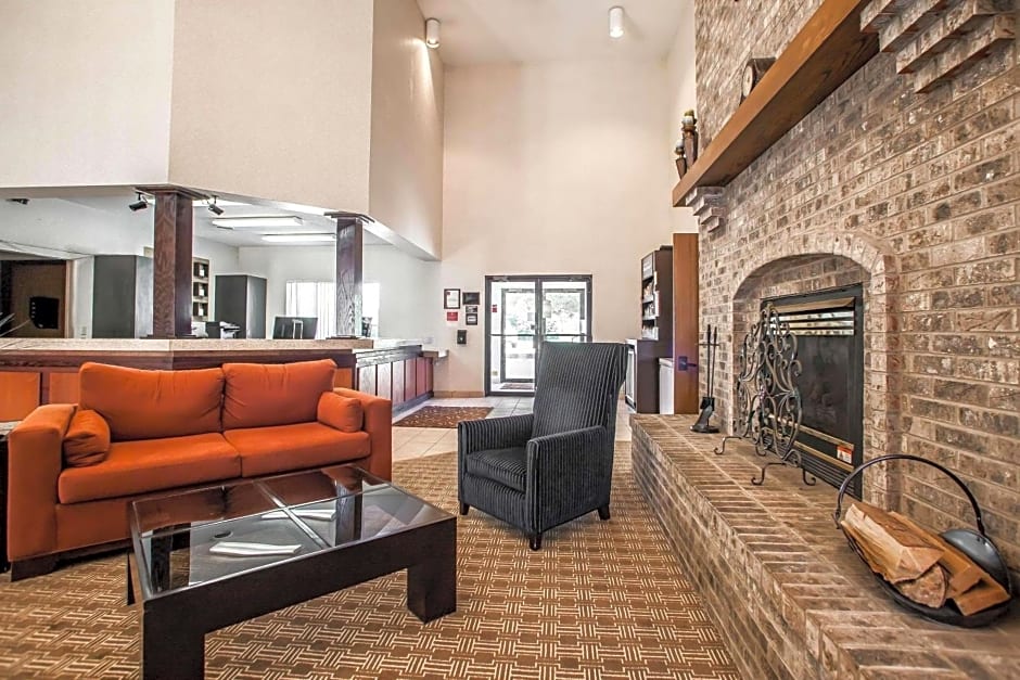 Comfort Suites Peoria I-74