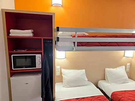 Triple Room (1 Double Bed + 1 Single Bed)