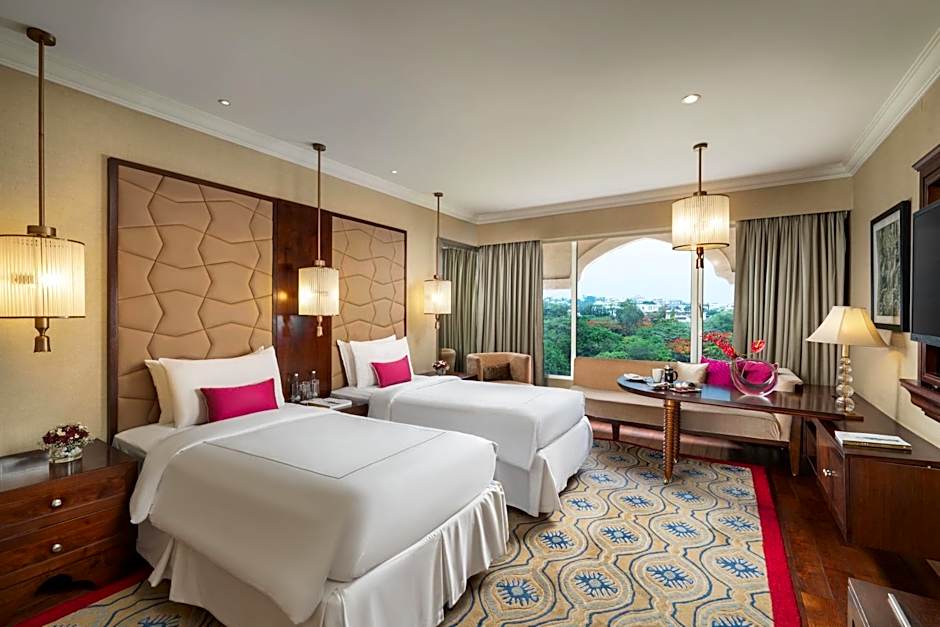 Photo 1 of 1 of Deluxe 1 Twin Bed, City View