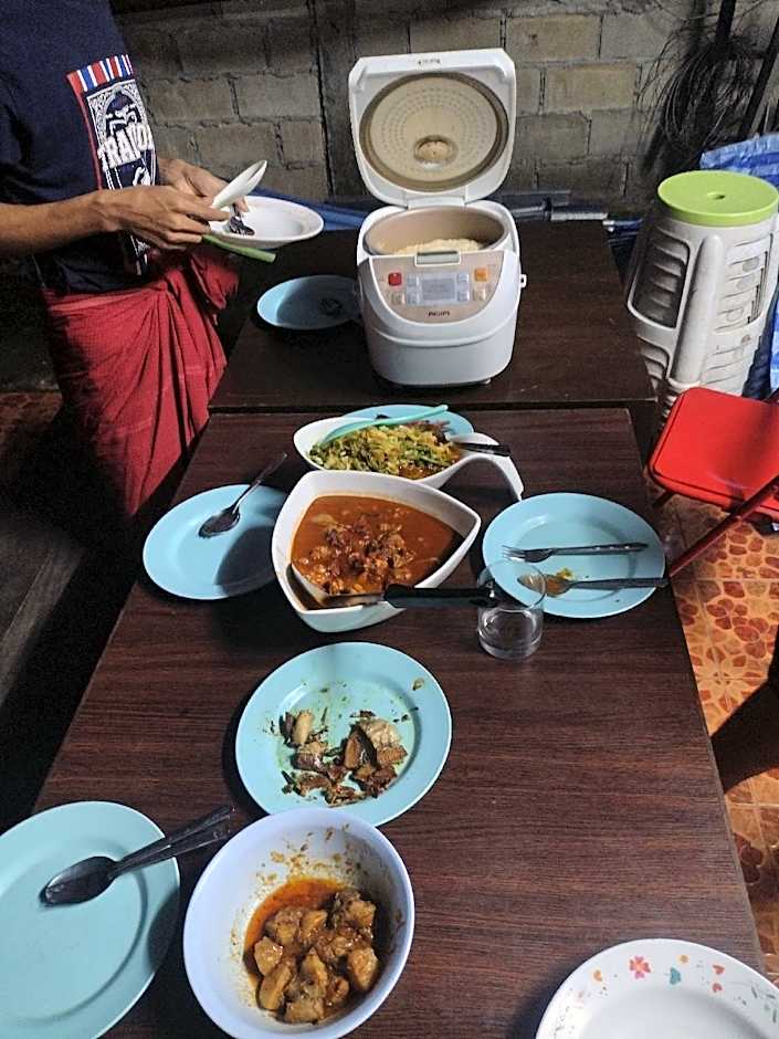 Mae Sot Commune and Camping 