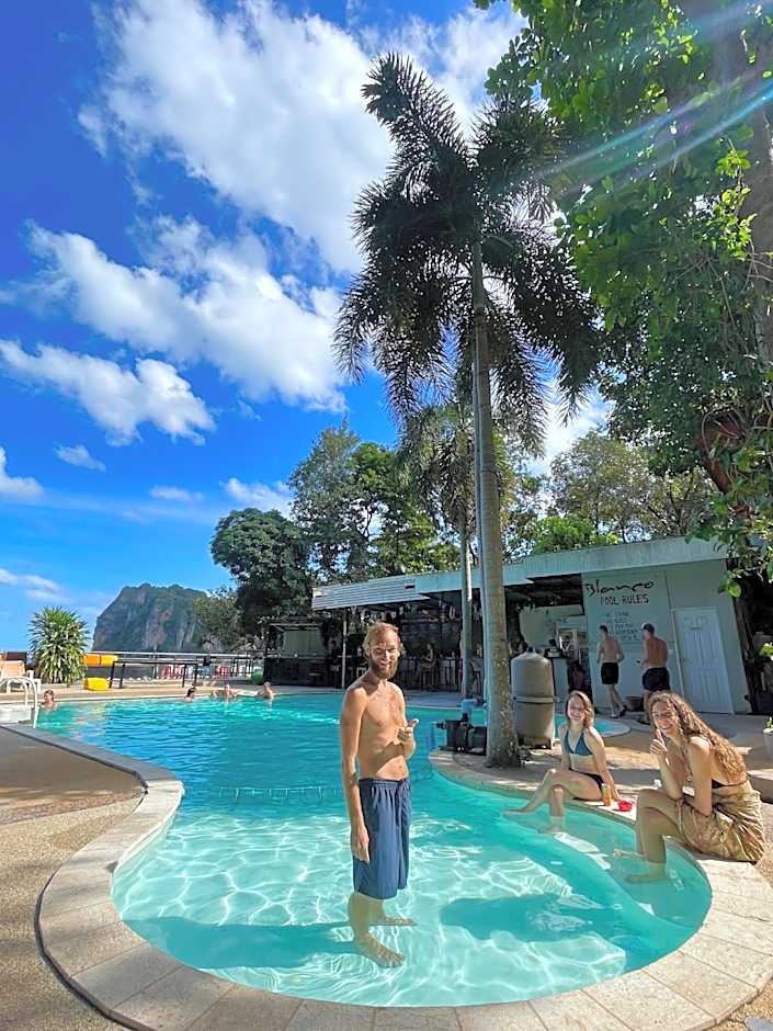 Blanco Hideout Railay - Youth Hostel 18 to 35 Only
