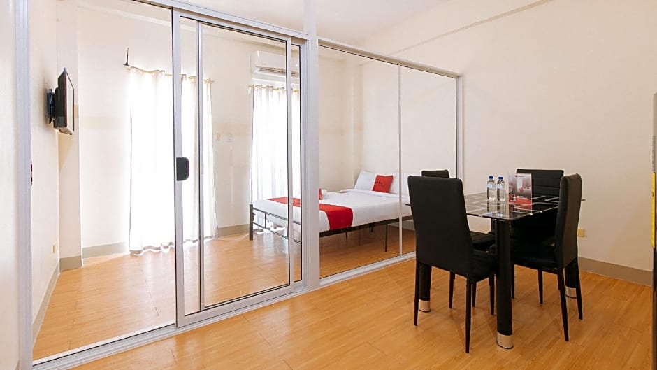RedDoorz Plus @ Alpina Heights Paranaque