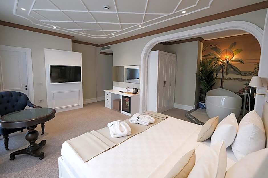 Mono Life Hotel
