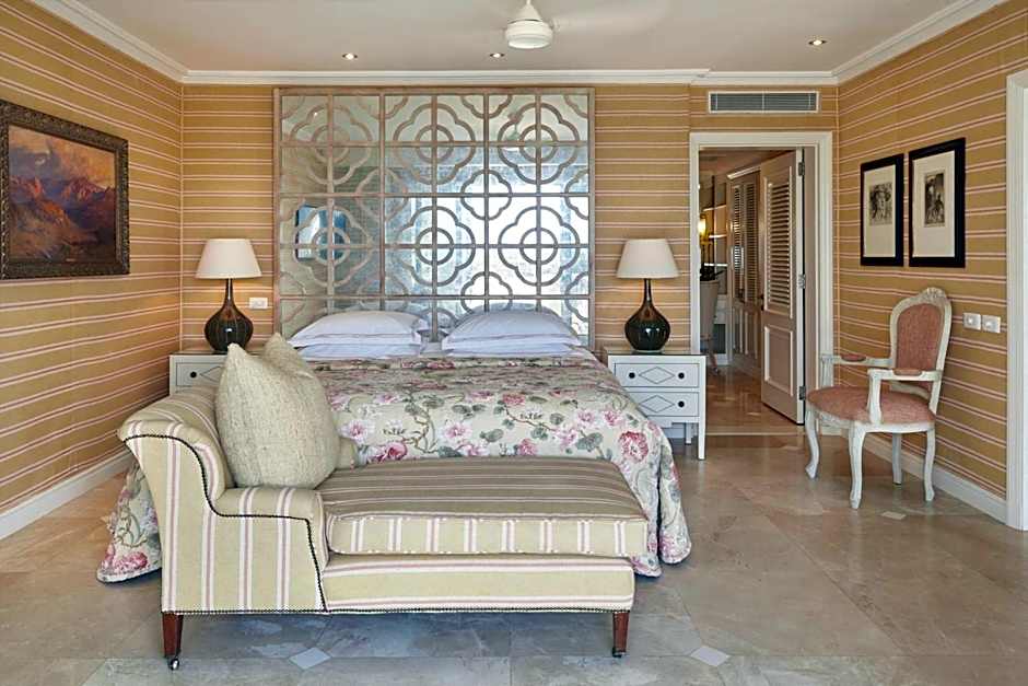 Photo 1 of 6 of Deluxe Suite, Sea View