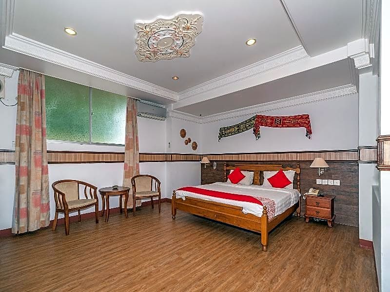 OYO 89864 Hotel Holiday Park