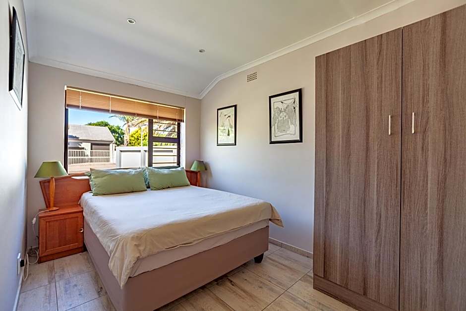 Modern Cozy Apartment Near Beach- 1 Bedroom