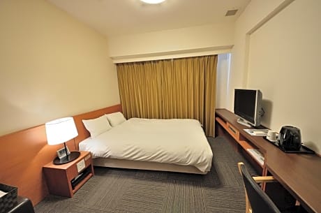 Single Room - Smoking - No Daily Cleaning