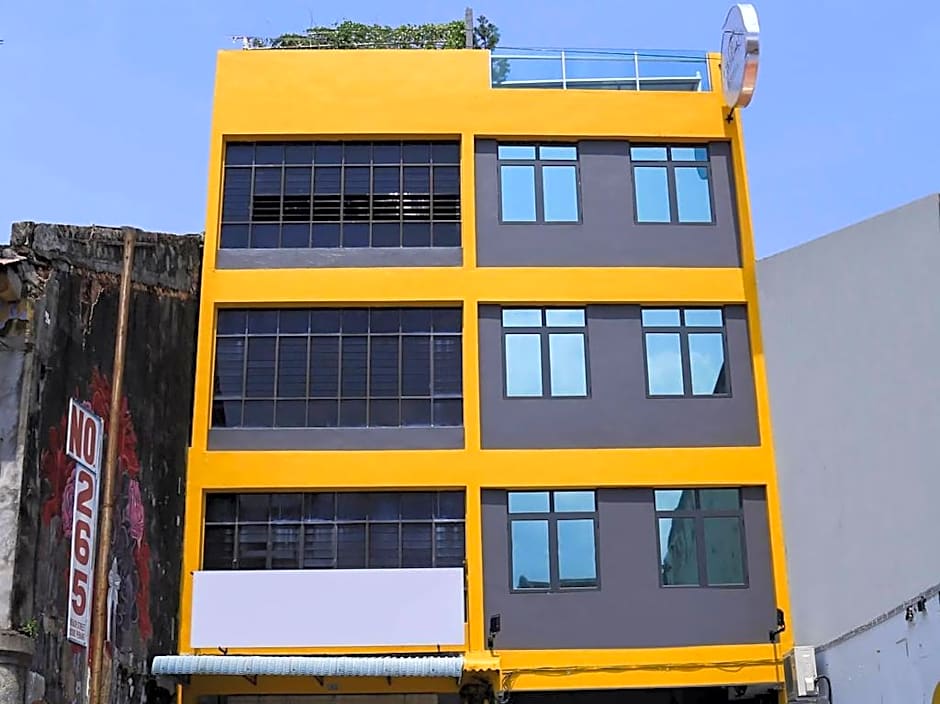B Street Hotel