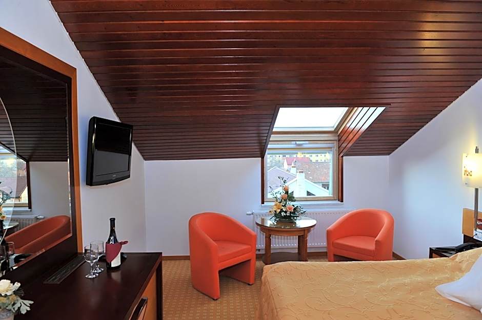 Photo 1 of 23 of Double Room