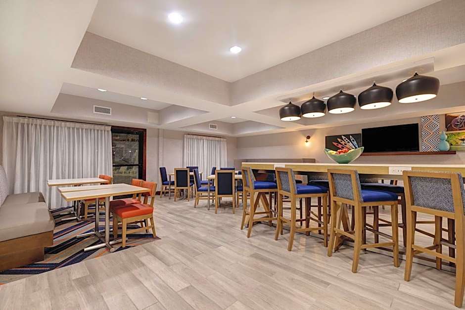 Hampton Inn By Hilton Hot Springs