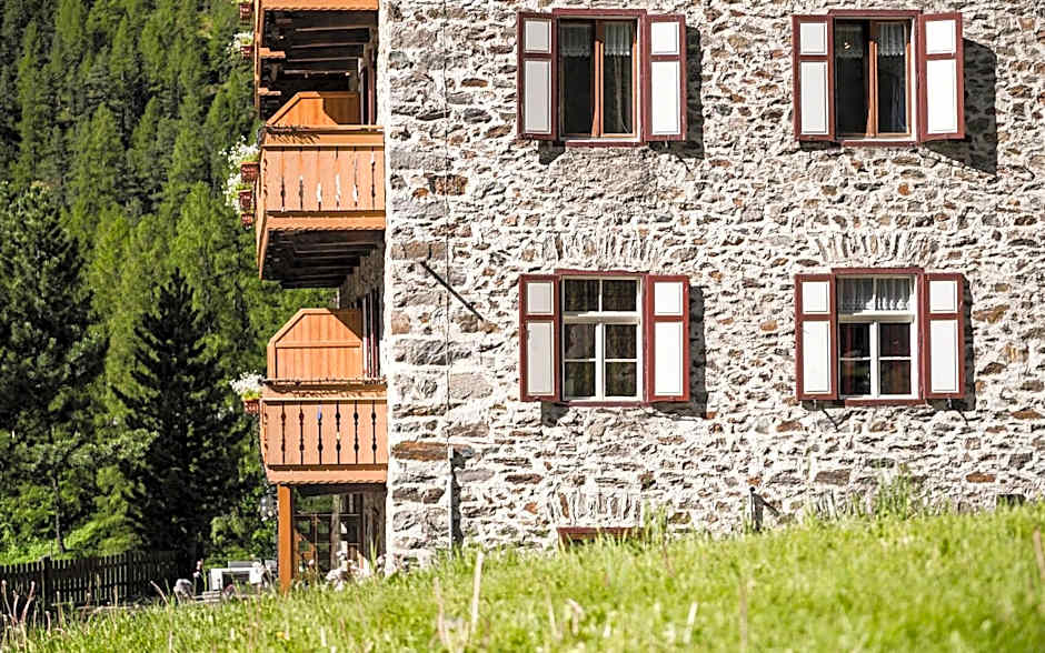 Glacier Rock guesthouse ex Pension Dangl