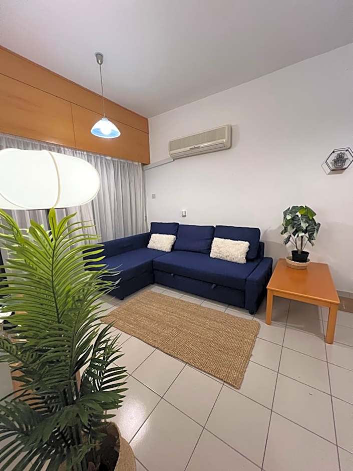 Makenzie 2 rooms first line beach