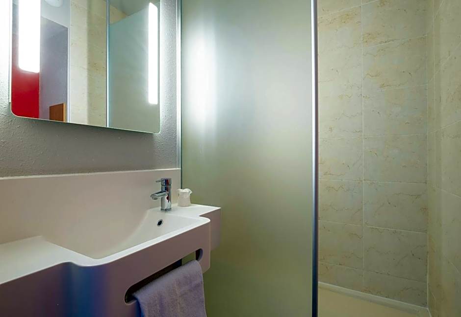 B&B HOTEL La Rochelle Beaulieu Puilboreau
