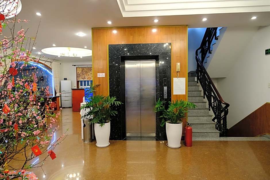 Hoa Phat Hotel & Apartment